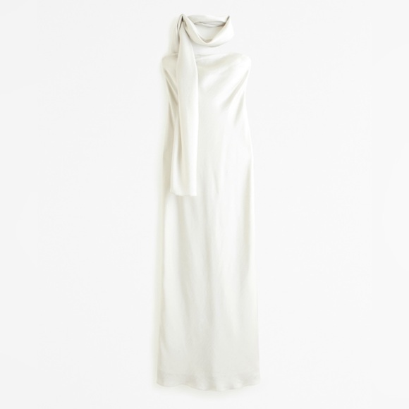 The A&F Julia Slip Strapless Scarf
Maxi Dress - Picture 3 of 4
